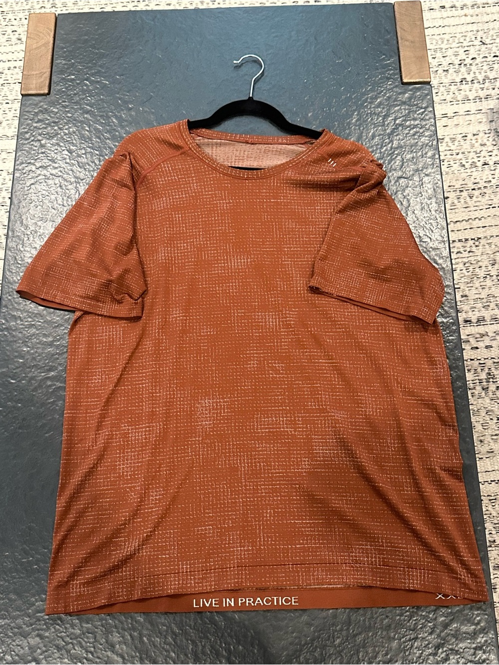 NWOT Lululemon Men’s Workout Tee in Rust